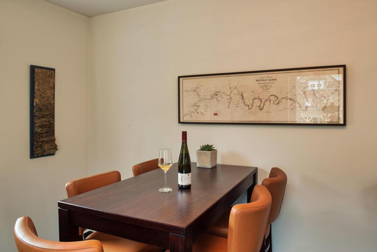 Weingut & Gaestehaus Christoph Cluesserath Trittenheim Bagian luar foto